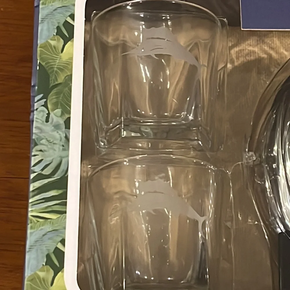 Tommy Bahama brand new